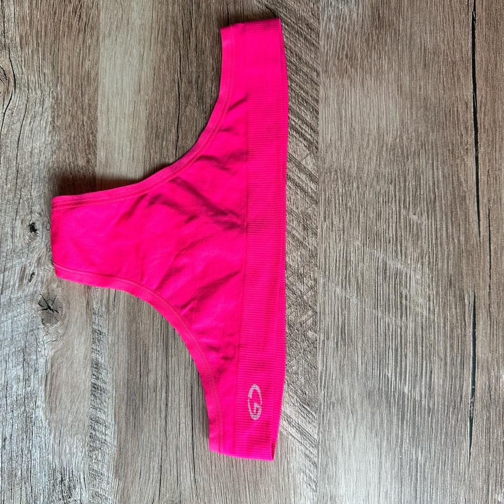 4/$20 🙈 EUC Champion Neon Pink Sports Thong Never Worn.